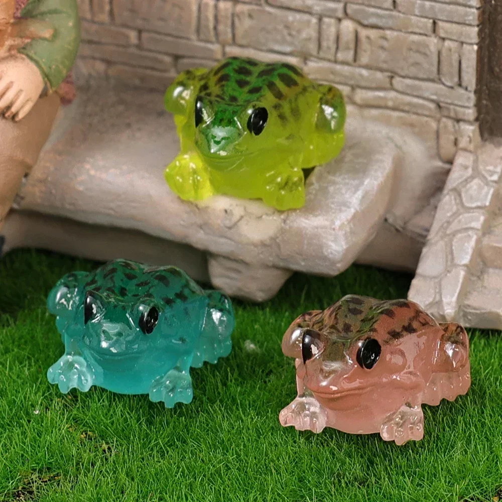 Mini Cartoon Frogs Figurines Miniatures Cute Kawaii Frog Artificial Resin Micro-landscape for Garden Flowerpot Decor Ornaments