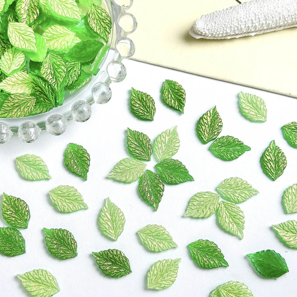 

50PCS Fine Sparkling Green Leaf Resin Nail Charms 3D Luminous Simulated Leaves Nail Art Decorations for DIY Small Fresh Nails