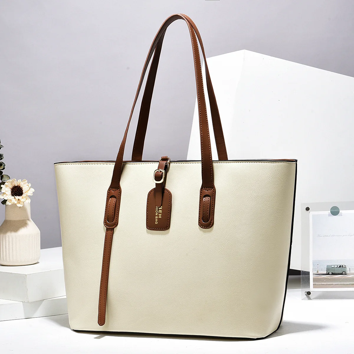 

Retro Oil Leather Women's Tote Table Shoulder Crossbody Bag Fashionable Texture Versatile Handbag for Commuting