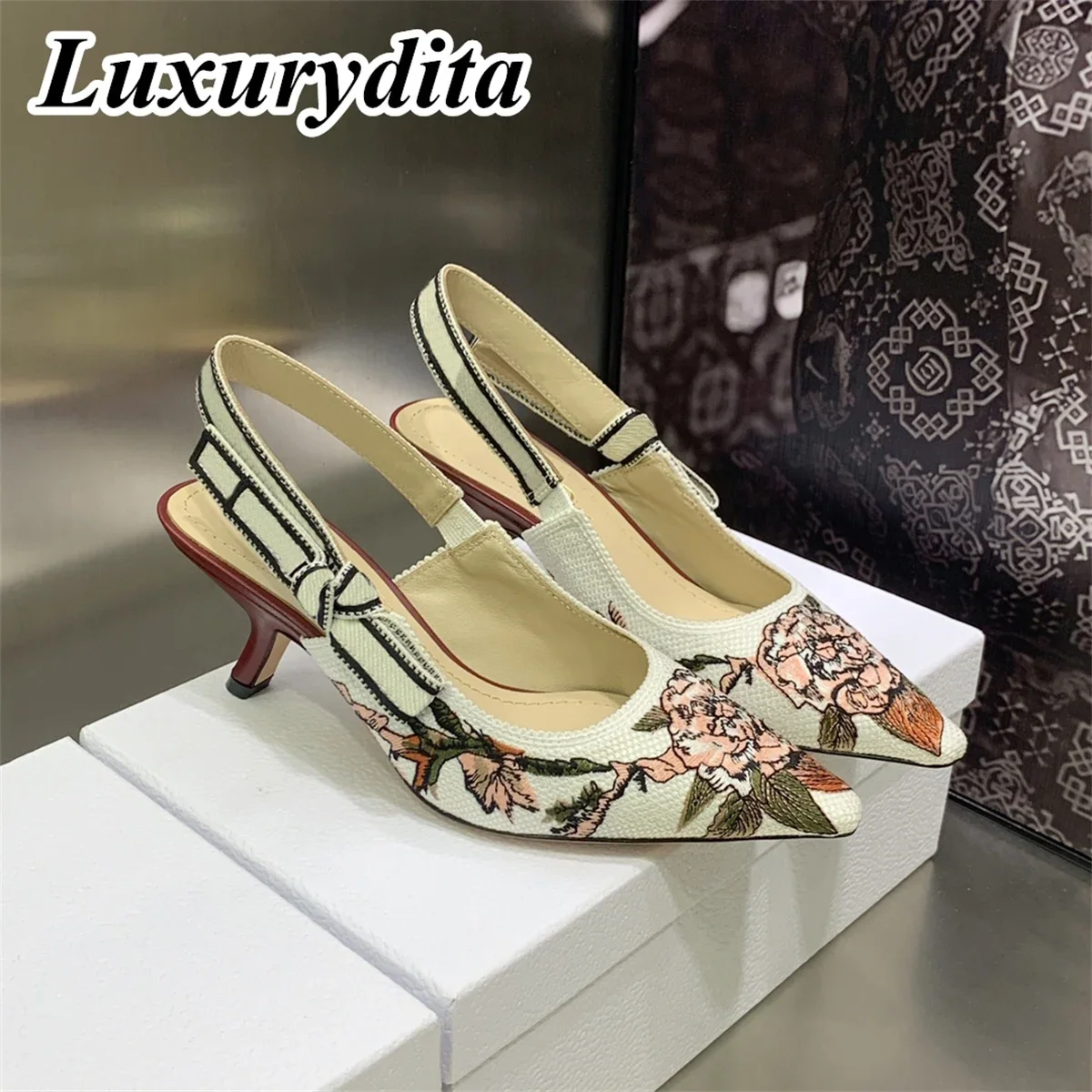 

Top Quality Luxury Womens Sandal Casual Lace Flat Fashion Embroidered Muller Shoes Designer Silk Leather Soled High Heel