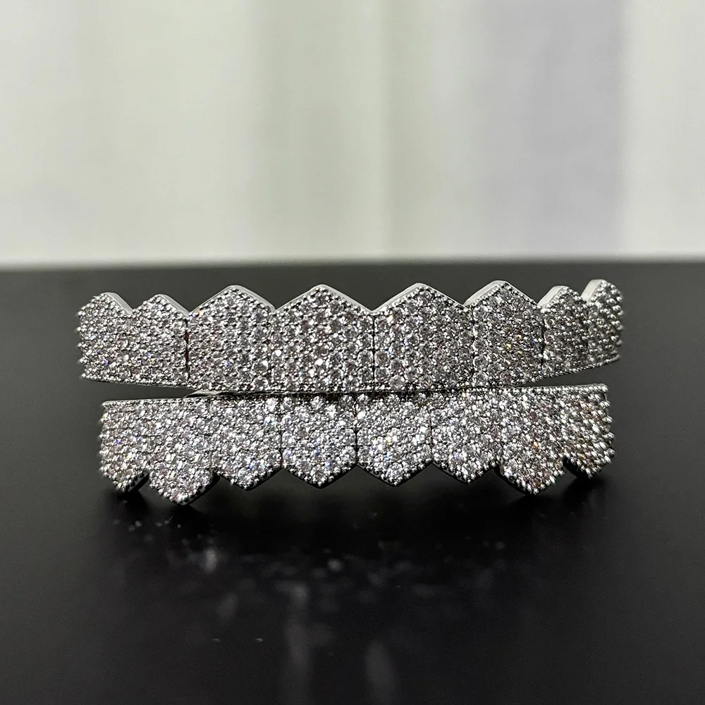 YOUNGX Fashion 8/8 Iced Out CZ Stone Fangs Teeth Grillz Hip Hop Cubic Zircon Tooth Caps For Women Men Jewelry Cosplay