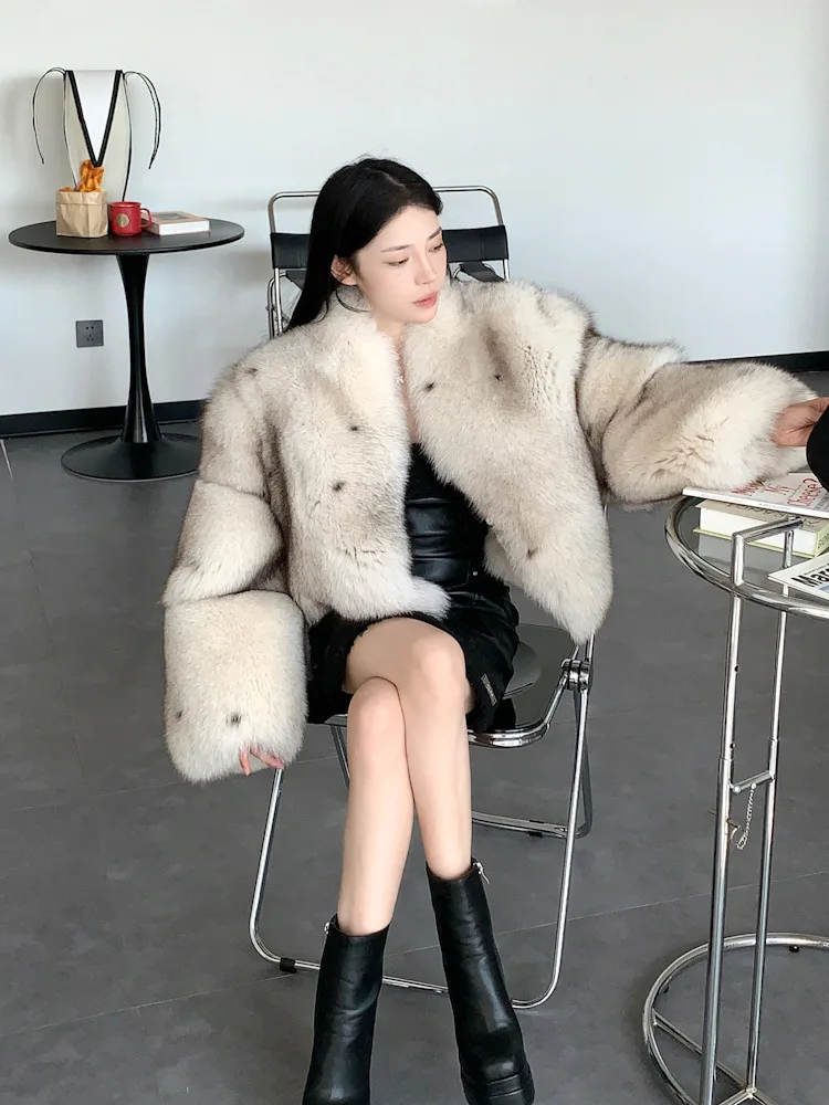 2025 winter new style, imported from FinlandSAGA fox, Crown Fox Fur Grass short coat, whole skin spot fashion, young, tall, sexy