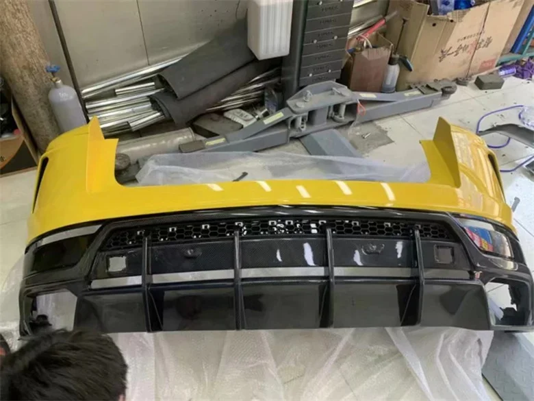 

LANOUT Высококачественный задний диффузор из настоящего углеродного волокна 3K для Lamborghini URUS, комплект из двух частей для передней губы