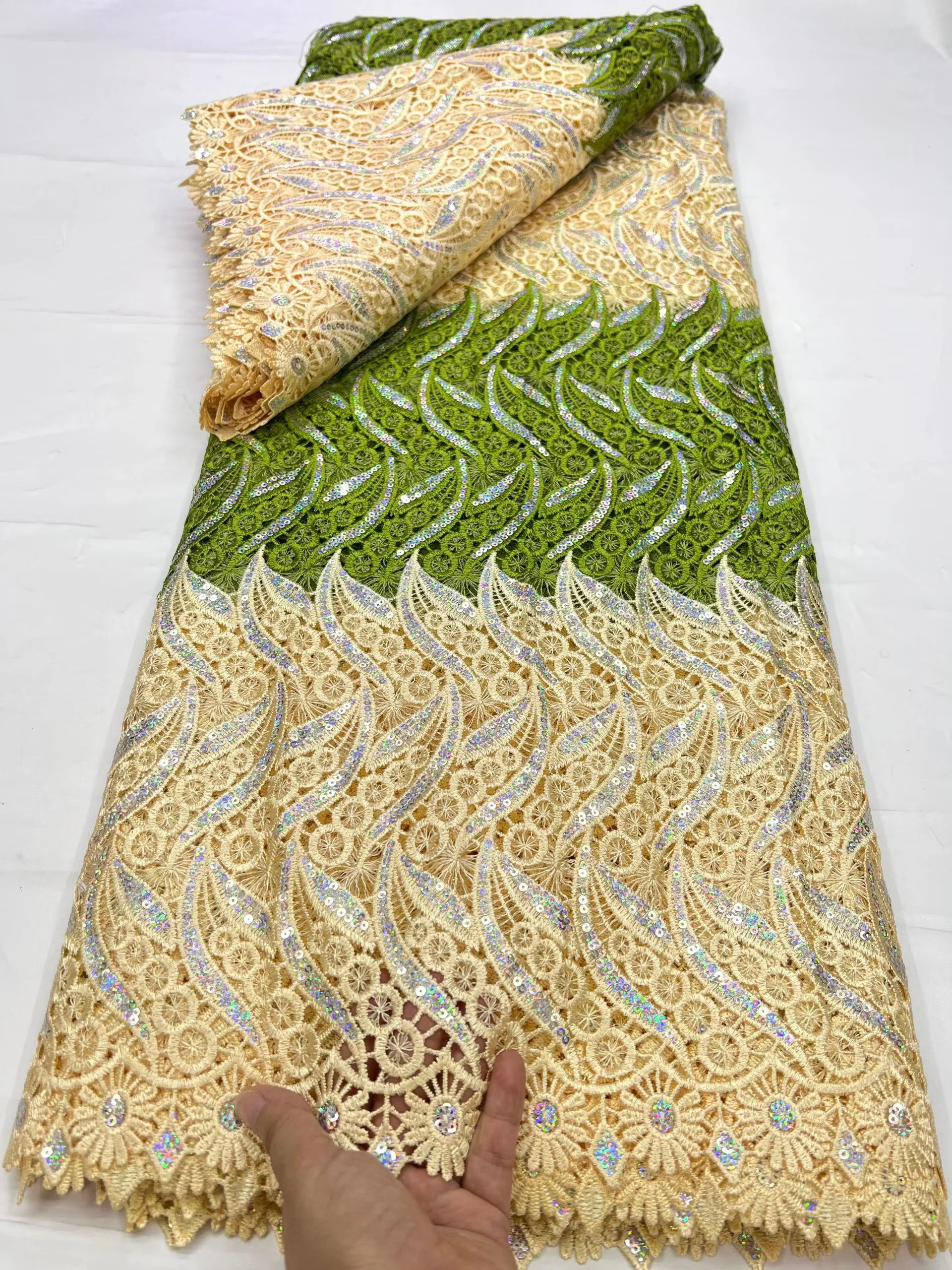 tissu-de-dentelle-guipure-nigeriane-2026-de-haute-qualite-dentelle-africaine-tricotee-doree-soluble-dans-l'eau-pour-robe-de-mariee-a-coudre