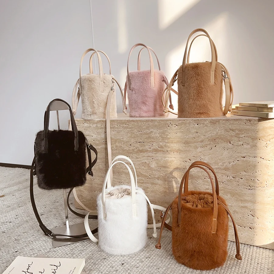 

Faux Fur Ladies Bucket Bags Women's Winter Fluffy Female Drawstring Shoulder Crossbody Bag Soft Furry Plush Small Handbags Purse