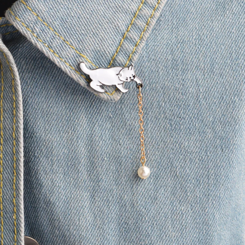 

Enamel Pins Broch For Women Girls Fashion Kitten Metal Badges Backpack Collar Pin Broches Jewelry Gifts Cartoon Sweet Small Cat