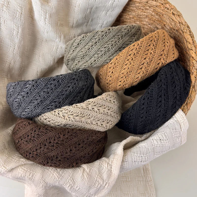Vintage Openwork Knit Wide Headband: Atmospheric Knitted Headband to Tuck Away Stray Strands—A Versatile Hair Accessory