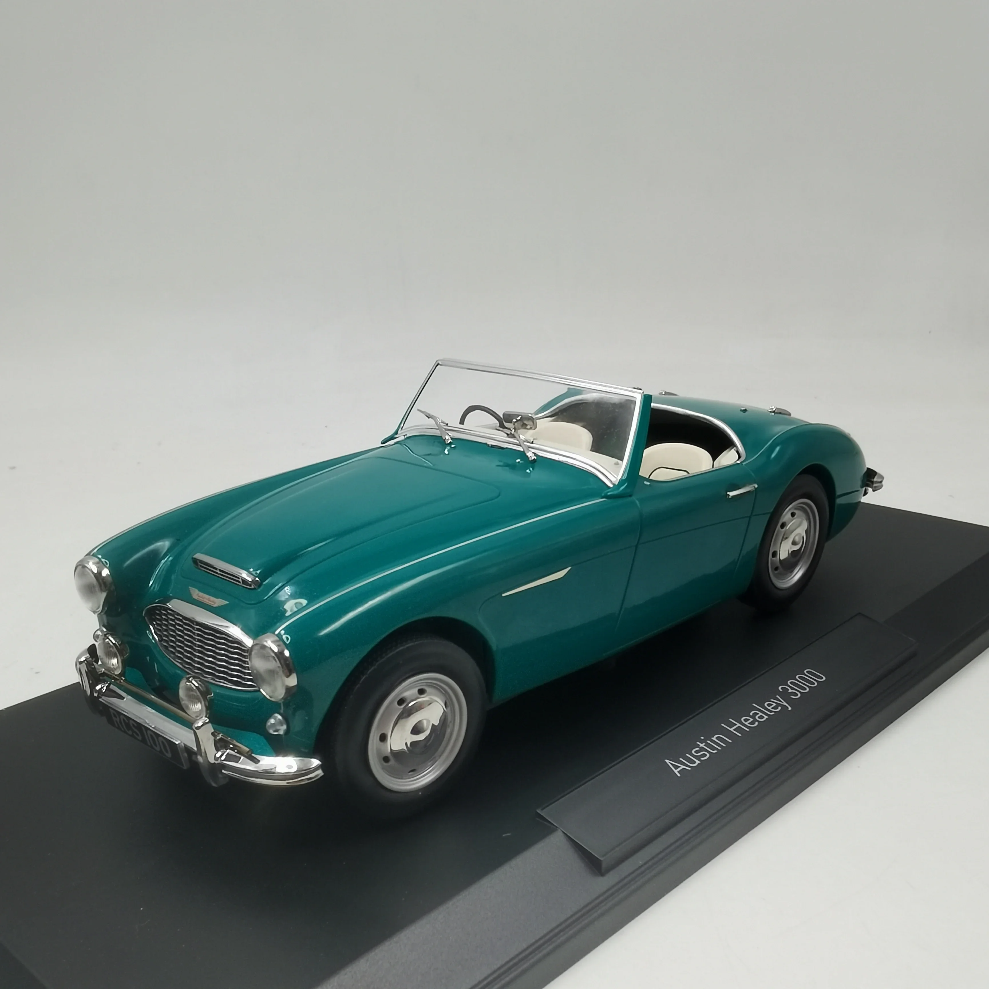 NOREV Diecast 1/18 scale Austin Healey 3000 1959 alloy car model Adult boy toy Collectible Souvenir gift Finished decoration