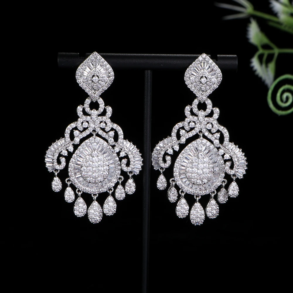 

Luxury French Court Retro Totem Flower Waterdrop Tassel Dangle Earrings For Women Wedding Party Dubai Bridal Earrings E1121