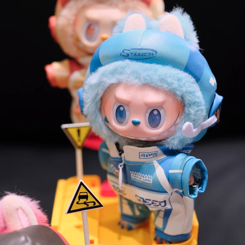 

Новый шестицветный гоночный костюм для одежды Labubu, велосипедный трикотаж для 17 см V3 Big Into Energy Series, кукольные подвески, универсальный кукольный костюм