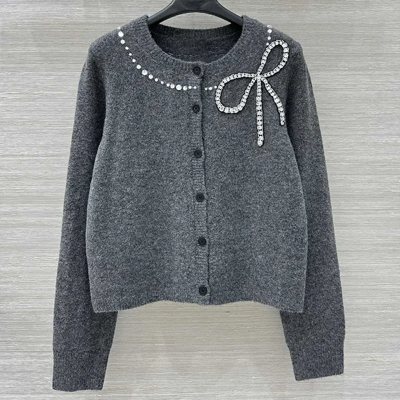 

High-quality sparkling diamond-encrusted women's cardigan sweater with round neck and single button closure 251017242