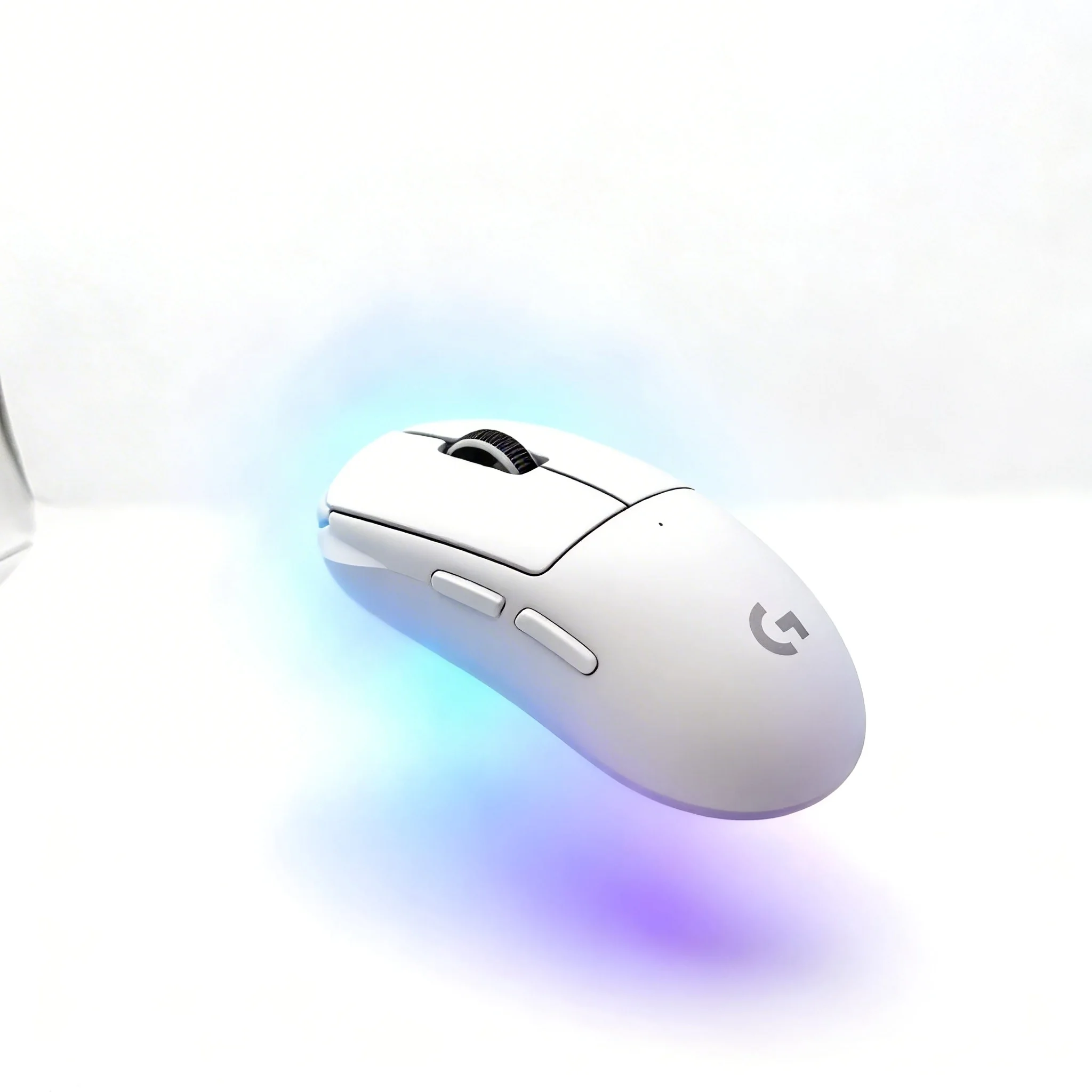 

Игровая мышь G PRO X/G402, сенсор Hero2 + частота опроса 8 кГц, на шаг впереди