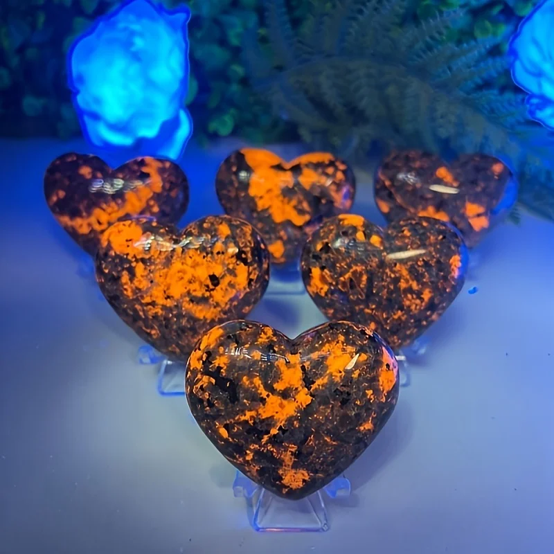 

Natural Lava Heart Shape Stone Beads Ornament Fluorescent UV Reactive For Home Decoration Valentine's Day Gifts