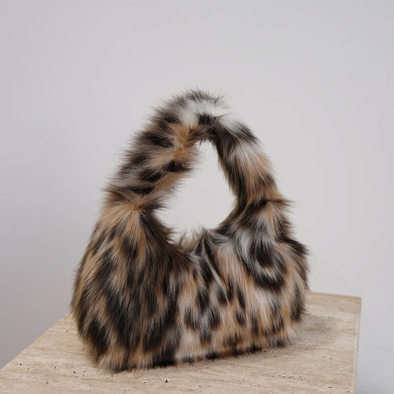 

Leopard Plush Women's Hobos Underarm Bag Y2K Hot Girls Furry Clutch Shoulder Bags Luxury Faux Fur Female Fluffy Small Handbags