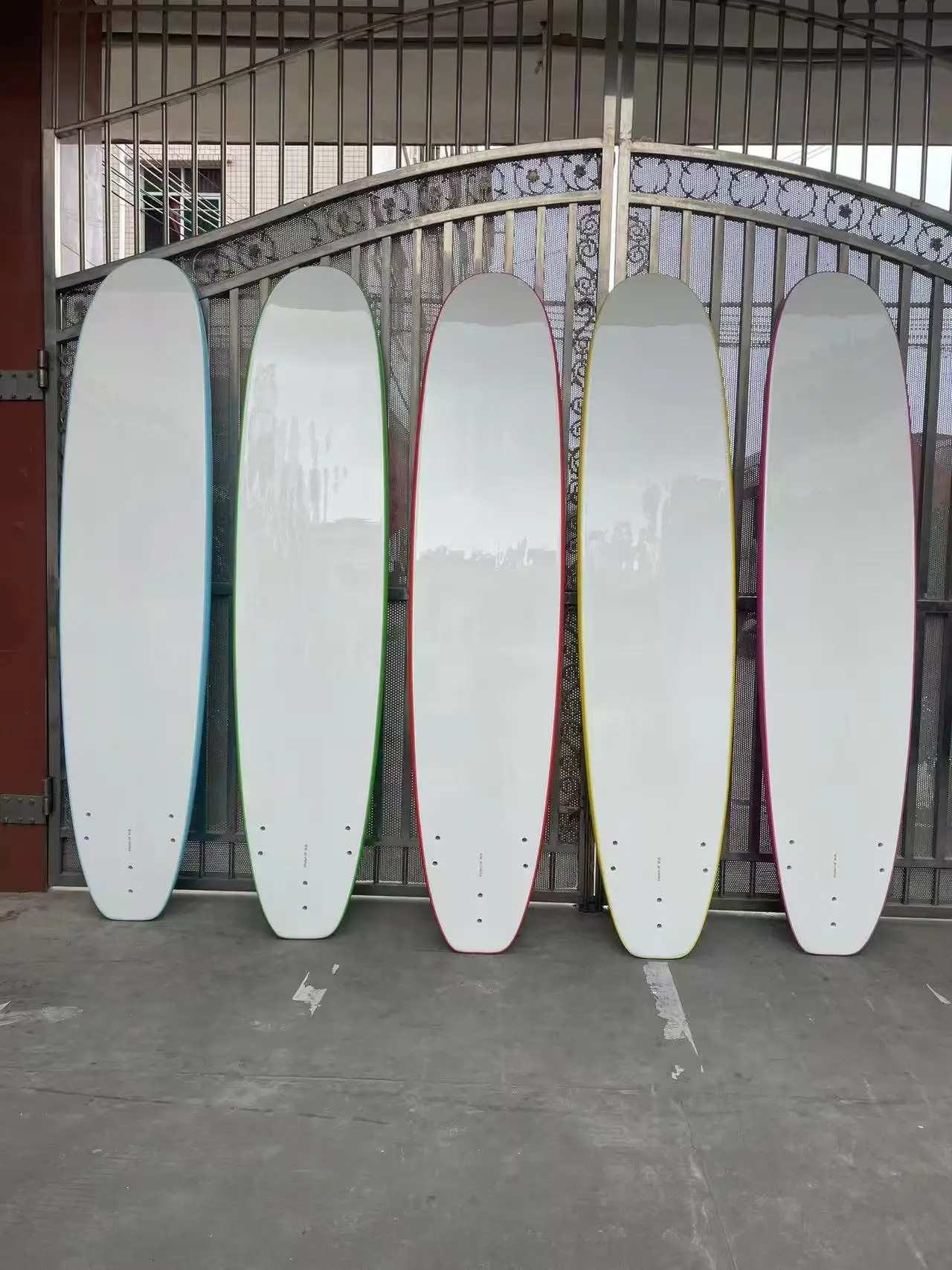 Wholesale Customized XPE Foam Soft Surfboard with Heat Laminating Beginner-friendly EPS Wood for Ocean Waters Includes Bag