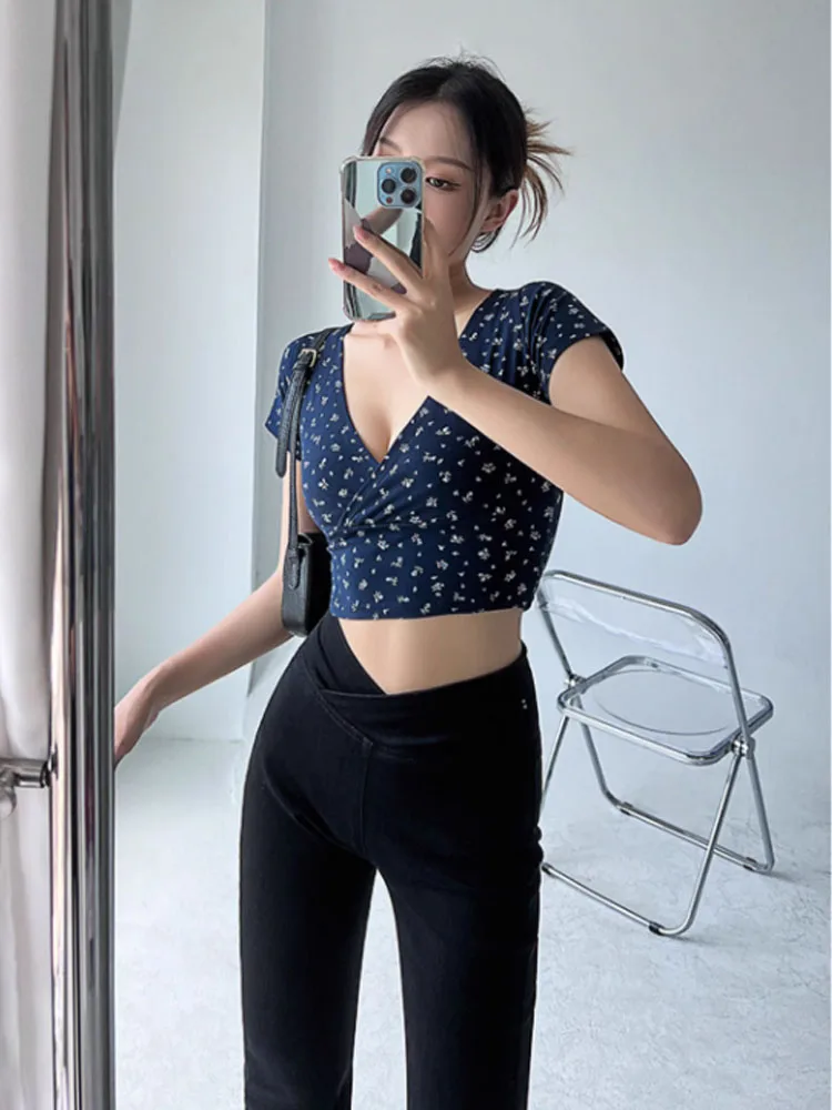 Retro Flower Print V-Neck Short Sleeved French Retro Slim Fit T-Shirt Slim Fit Top Summer New Item