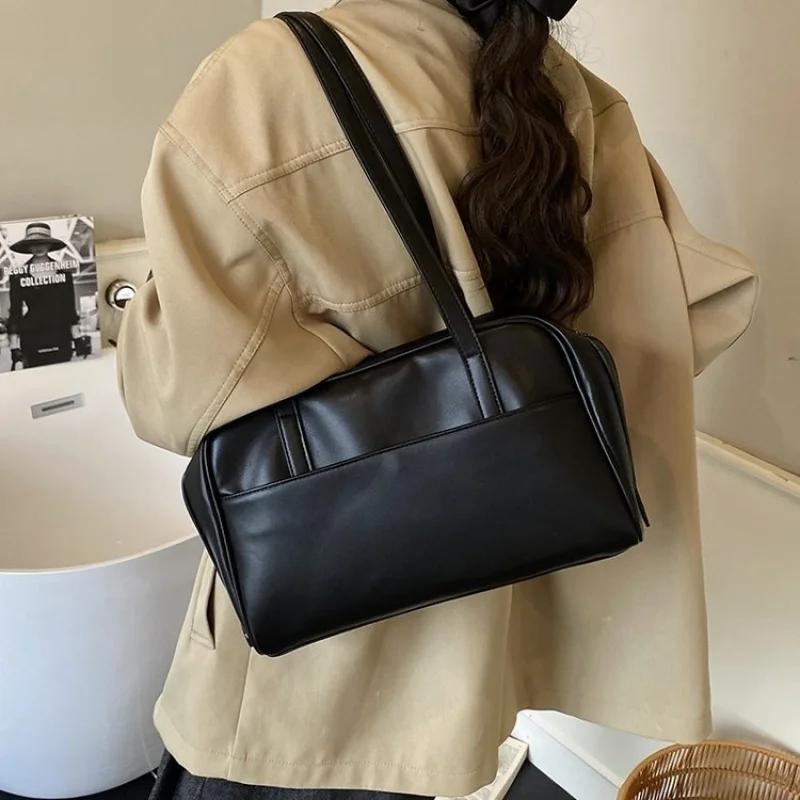 

Trendy Casual Crossbody Purse Bag For Women Daily Outing With Messenger Style And Simple Solid Color