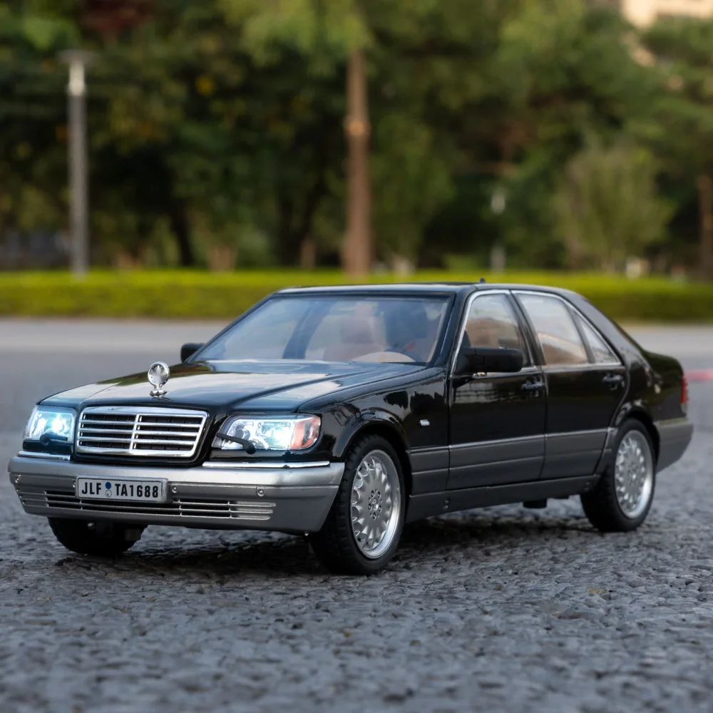 1:24 W140 320SEL clásico limusina aleación Diecast modelo coche sonido y luz colección pasatiempos decoraciones presente