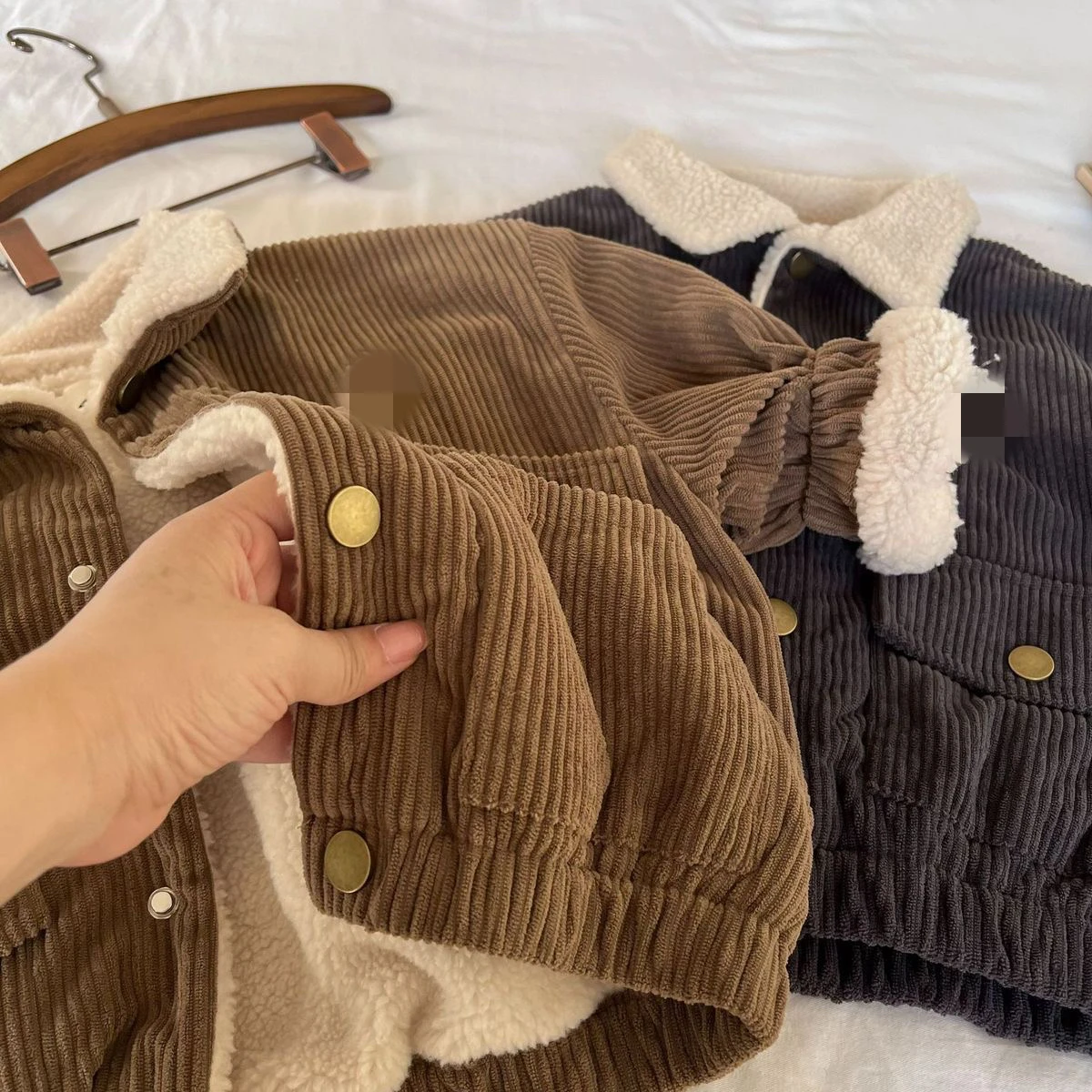 2024 new autumn and winter baby thickened corduroy lapel jacket boy lamb wool warm handsome soft jacket