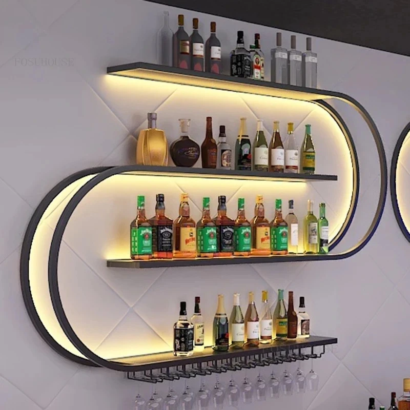 Kreative Kunst Weinschränke Designer Eisen Bar Wandmontiertes Weinregal Nordic Barmöbel Zuhause mit leichtem Regal im Industriestil