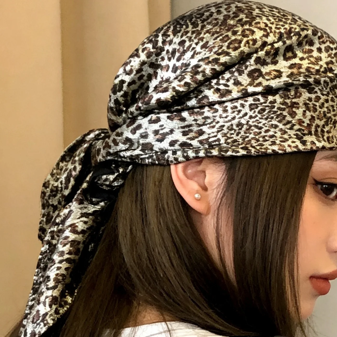 

Женский элитный шелковый шарф, модный треугольный платок в стиле Spice Girl, ретро-шарф с леопардовым принтом, головной платок, маленький аксессуар-шарф