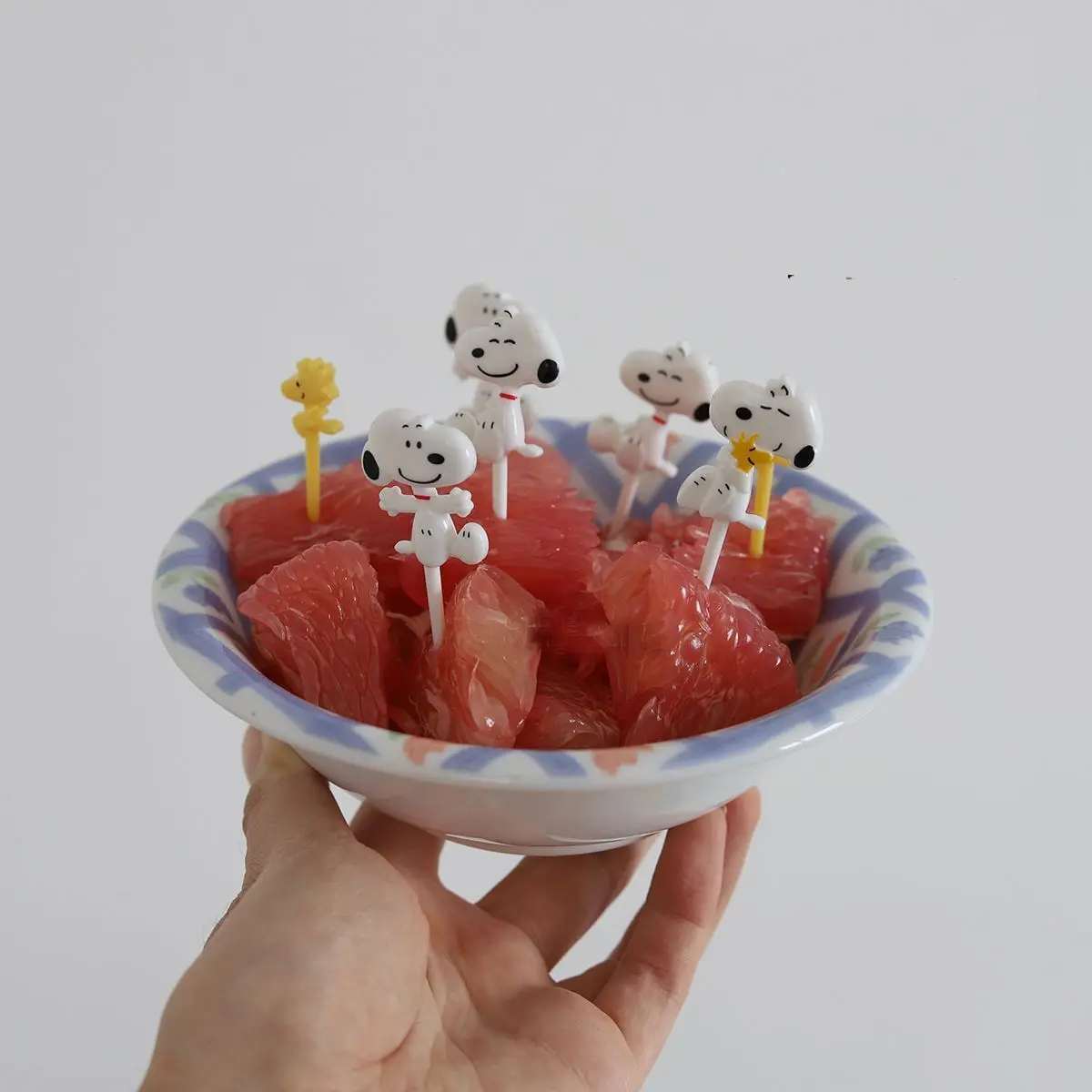 8 sztuk Anime śliczne Snoopy znak owoców Cartoon dzieci widelec do owoców widelec Bento japoński przenośny wystrój ciasta zabawki prezenty