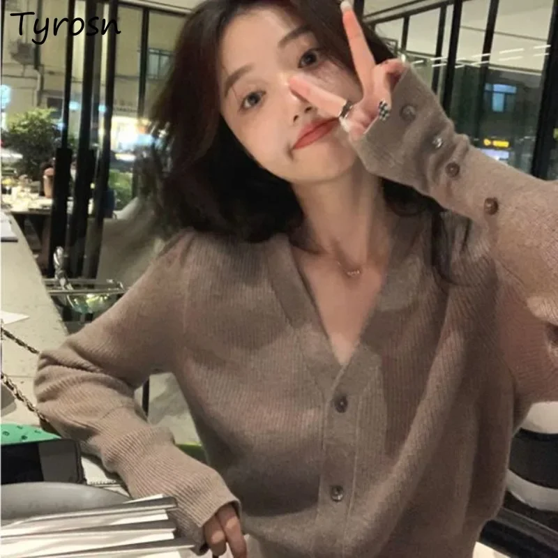 

Кардиган женский с v-образным вырезом, вязаный облегающий дизайн, нишевый однотонный, элегантный, нежный, корейский, модный, милый, весенние свитера для девочек