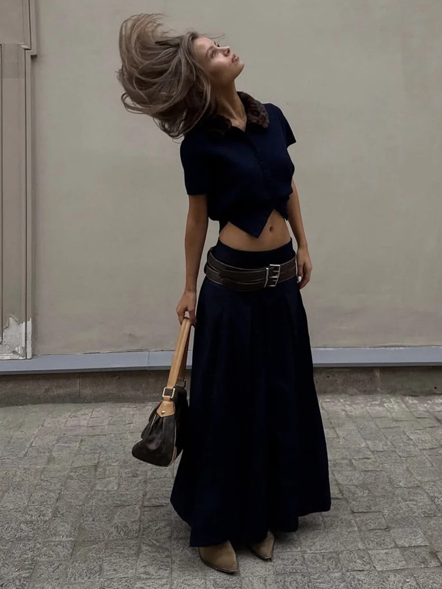 البحرية محبوك سليم تي شيرتات قصيرة الاكمام المرأة ترتيب الأسرة طوق واحدة الصدر تي شيرت الإناث خمر موضة بسيطة تيز القمم