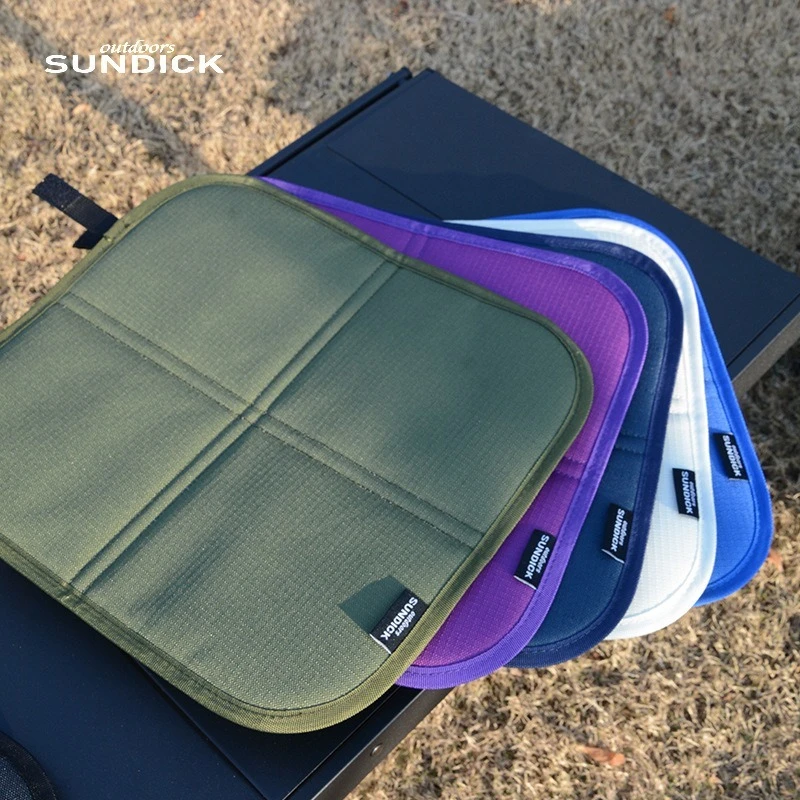 Outdoor Picnic & Camping Mat Foldable Heat-Insulating and Wear-Resistant Moisture-Proof, Waterproof Seat Cushion for Grass &Tent