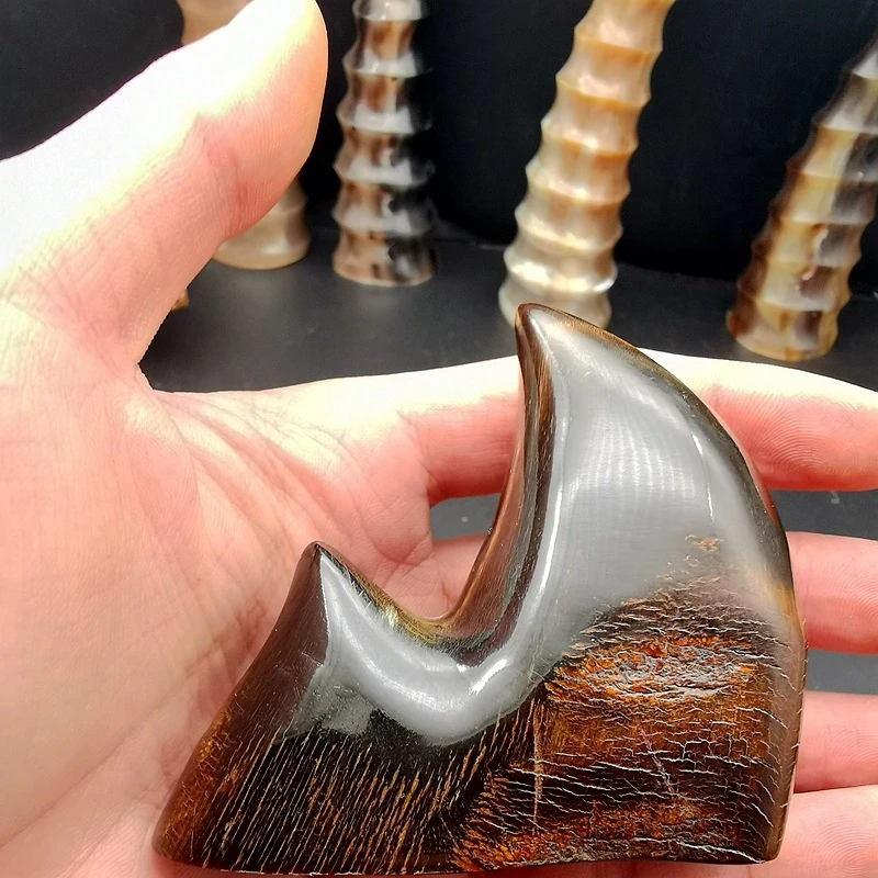 Tibetan-style pen holder, hand-held ornament, pendant, solid antique imitation horn men