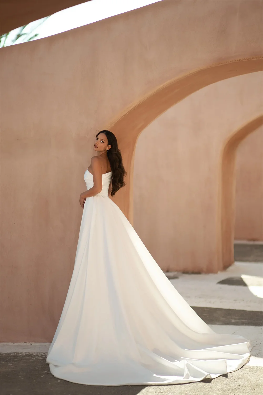 Tokyo Customized White One Shoulder Wedding Dress Sleeveless A-Line Back Zip Elegant Bridal Gown 2025 Court Train Wedding Gown