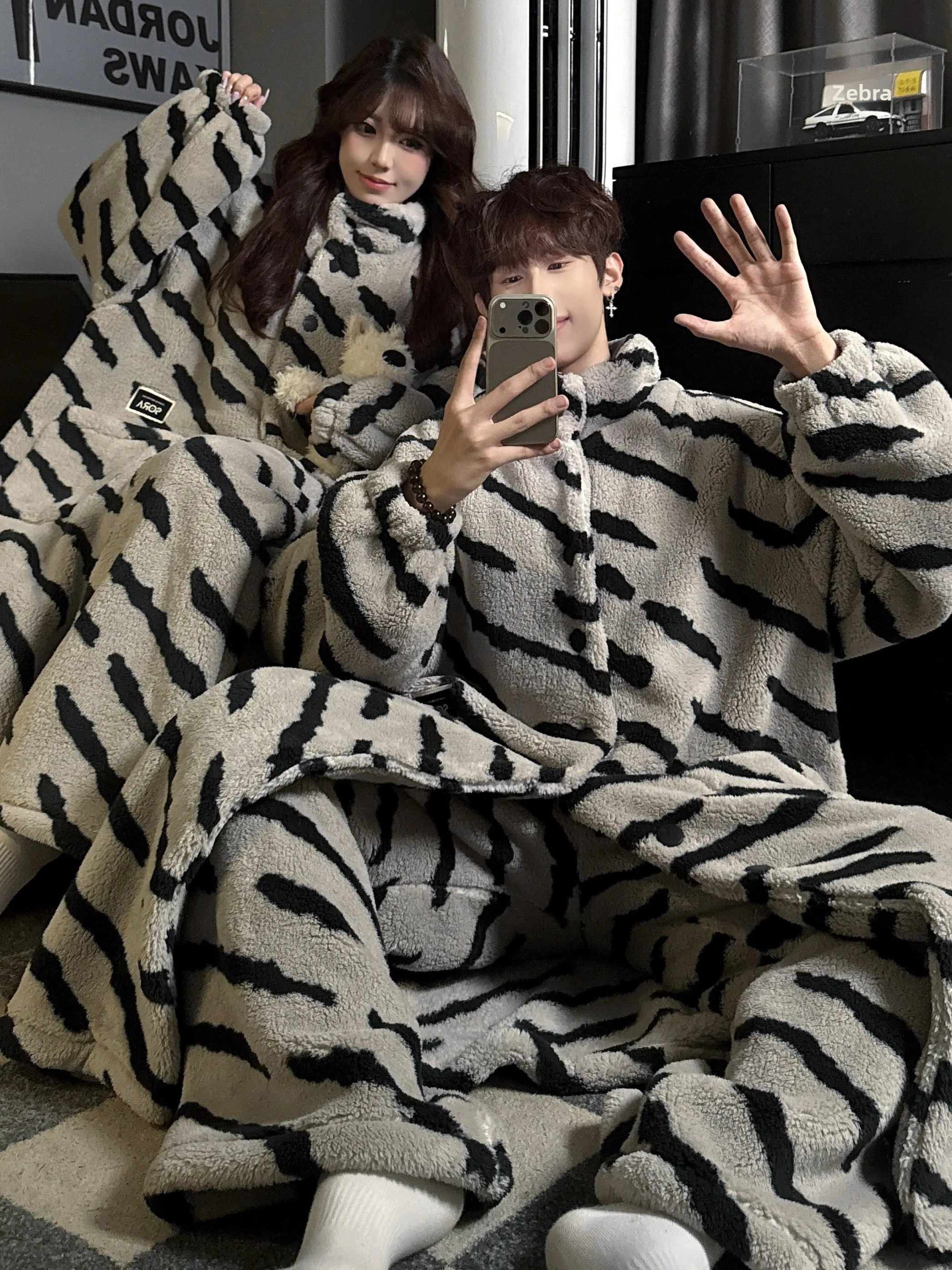 couple's-fleece-lined-coral-velvet-thick-warm-winter-pajamas-home-clothes-men's-robe-women's-nightgown-outwear-suitable-for-t