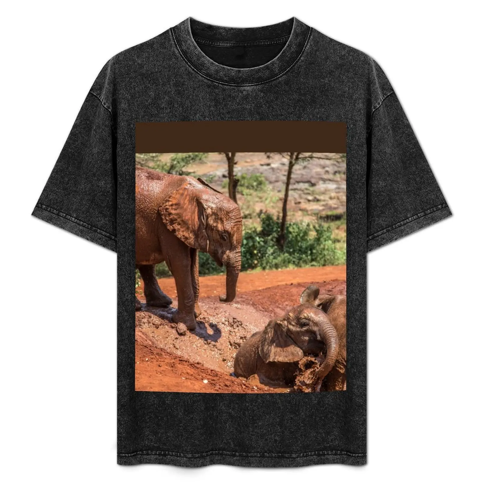 

Kenya. Baby Elephants. Mud Bath. T-Shirt Urban Casual Loose Fit Tee