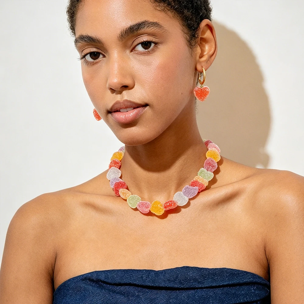 Bunte Herz-Harz-Anhänger-Schlüsselbein-Halskette für Damen, Nischen-Design  Endgültiges, zartes Design, Alltags- und Party-Schmuck, Geschenk
