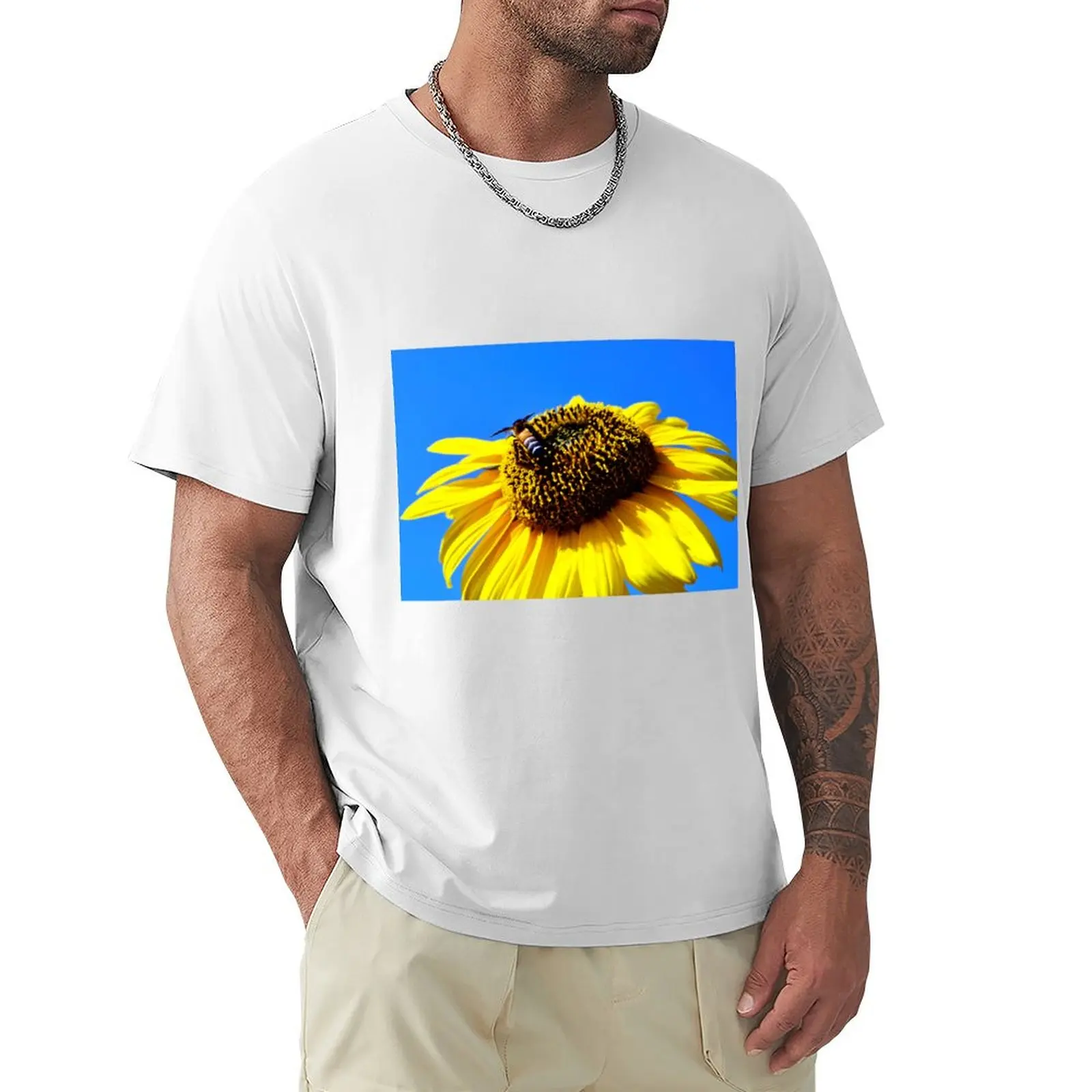 

Sunflower with honeybee T-shirt Short sleeve tee vintage summer clothes customs men clothes