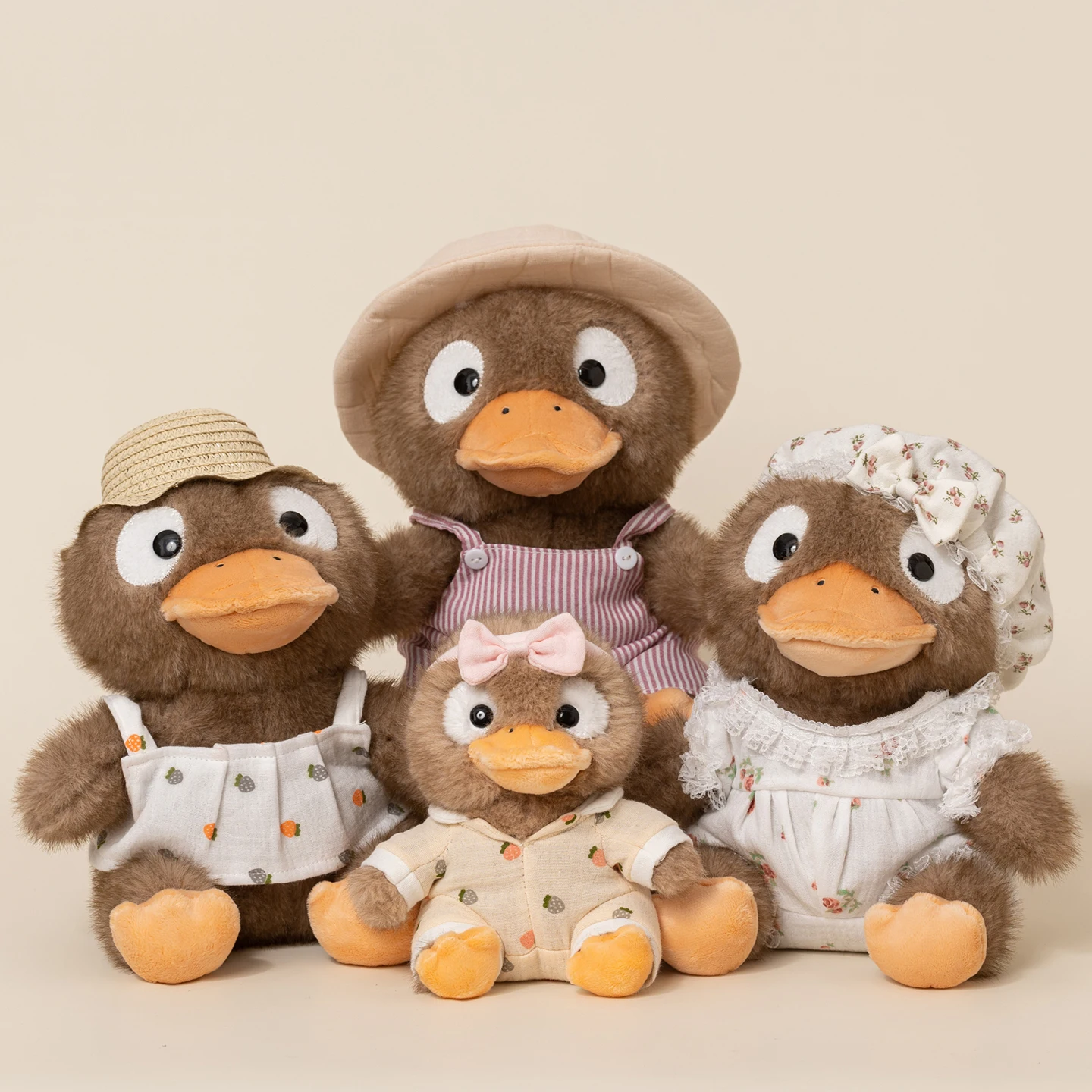 Peluche de Ornitorrinco Adorable de 18cm y 25cm, Muñeco de Peluche de Ornitorrinco con Pijama, Juguete Suave para Abrazar, Regalo de Cumpleaños para Niños y Niñas