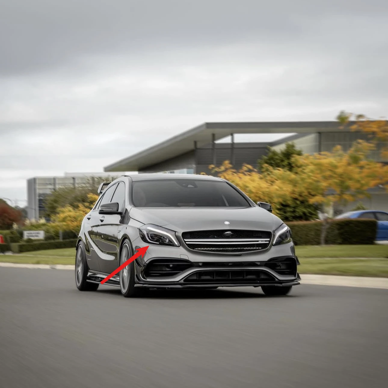 

Пара подходит для 13-18 Mercedes-Benz A-Class W176, фара в сборе A180, модифицированная высококачественная светодиодная линза дневных ходовых огней