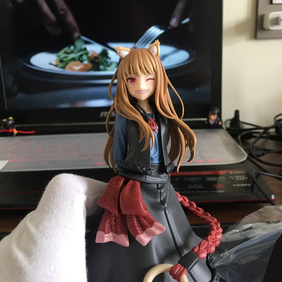 Figuras de Anime Spice and Wolf, juguetes de 17cm, muñeca Figural de acción Holo, modelo de juguete de Pvc para niñas, regalos de cumpleaños para niños, en Stock
