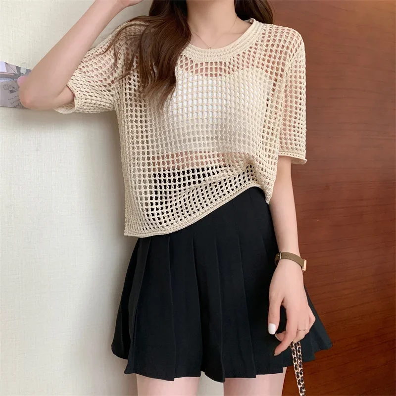 Casual Women Beach Slim Tops O-Neck Summer Sexy Hollow Out Knitting Shirt Women Chic Short Sleeved Knit T-shirt