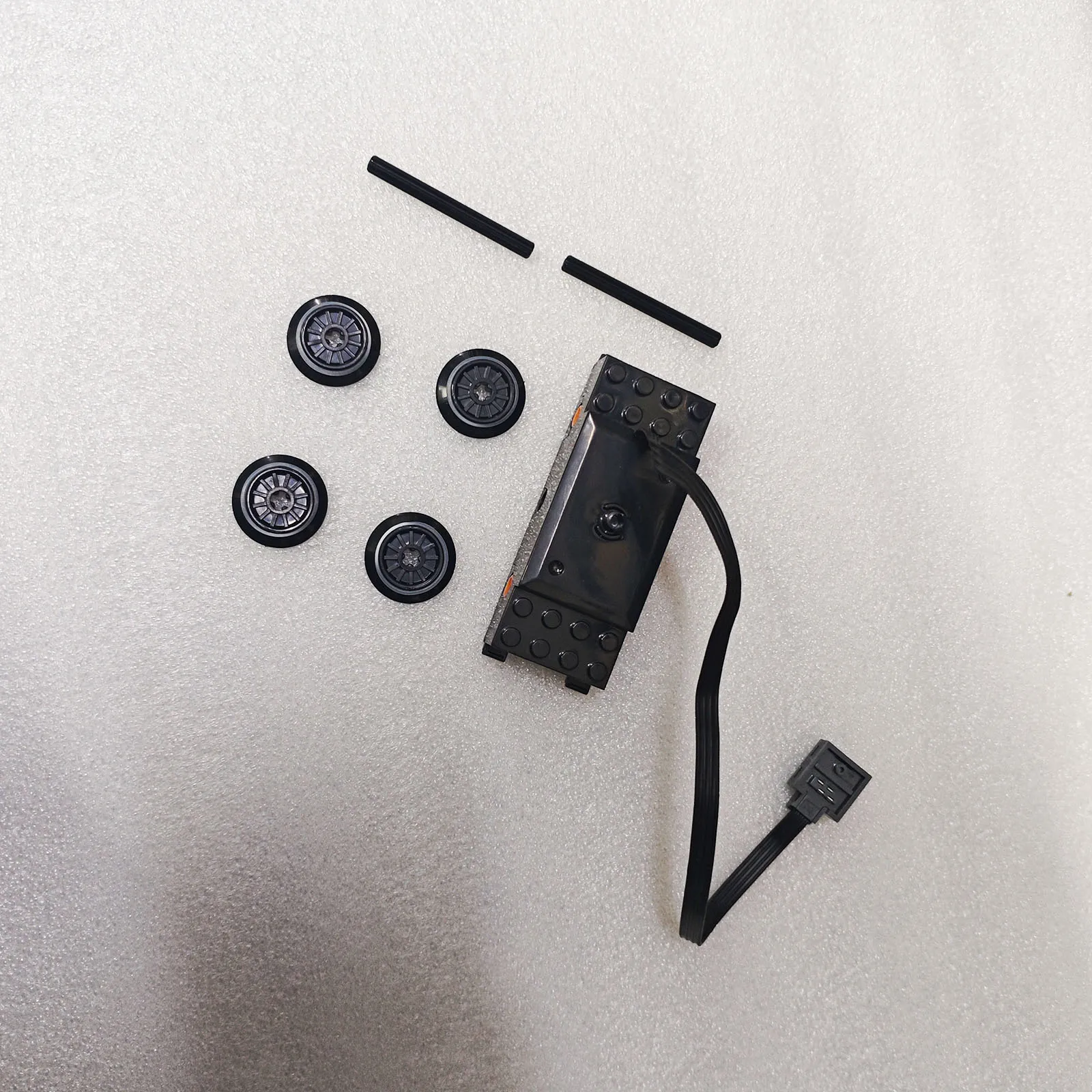 1/2/4 Piezas Motor de tren con ruedas y eje, Bloques de construcción 88002, Motor de potencia de alta velocidad para kit de rieles de tren MOC, Modificación de mejora de potencia