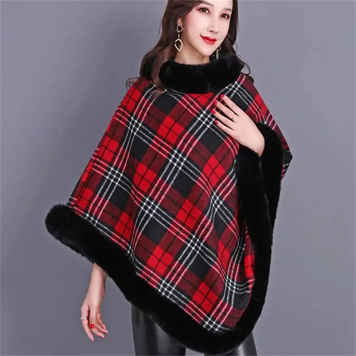 7 Colors Winter Women Big Pendulum Thicken Velvet Warm Faux Fur Cloak Striped O Neck Cape Warm Loose Triangle Poncho Overcoat