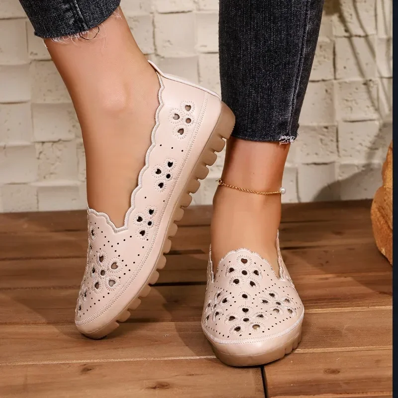 

2025 Fashion Ladies Shoes Shallow Women's Flats New Casual Hollow Out Light Soft Bottom Comfortable Non-Slip Flat Low Heels