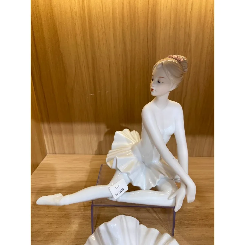 Figure Ballet Girl Elegant Ceramic Figure Porcelain Puppet Playing Piano Decoration Desktop Exhibition Hal