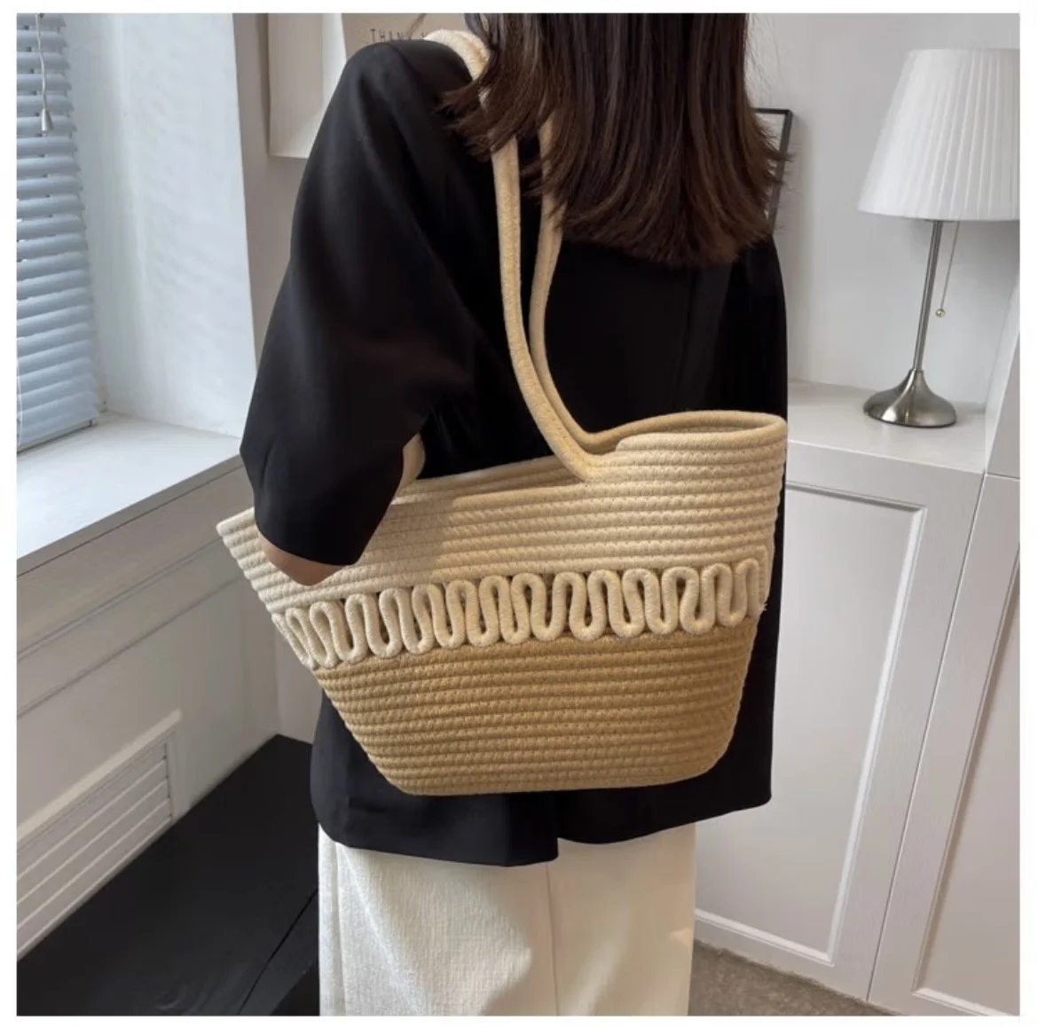 French Rope Woven Bucket Bag For Women 2023 New Small Fresh Contrast Color Handmade Straw Woven Cabbage Basket Shoulder Bag