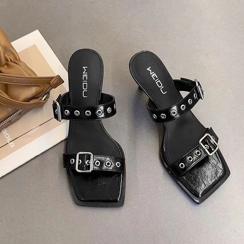 Женские тапочки с заклепками, размер 35–40 ярдов, новые сандалии с квадратной головкой из мягкой кожи на тонком каблуке, пикантные темпераментные туфли на высоком каблуке