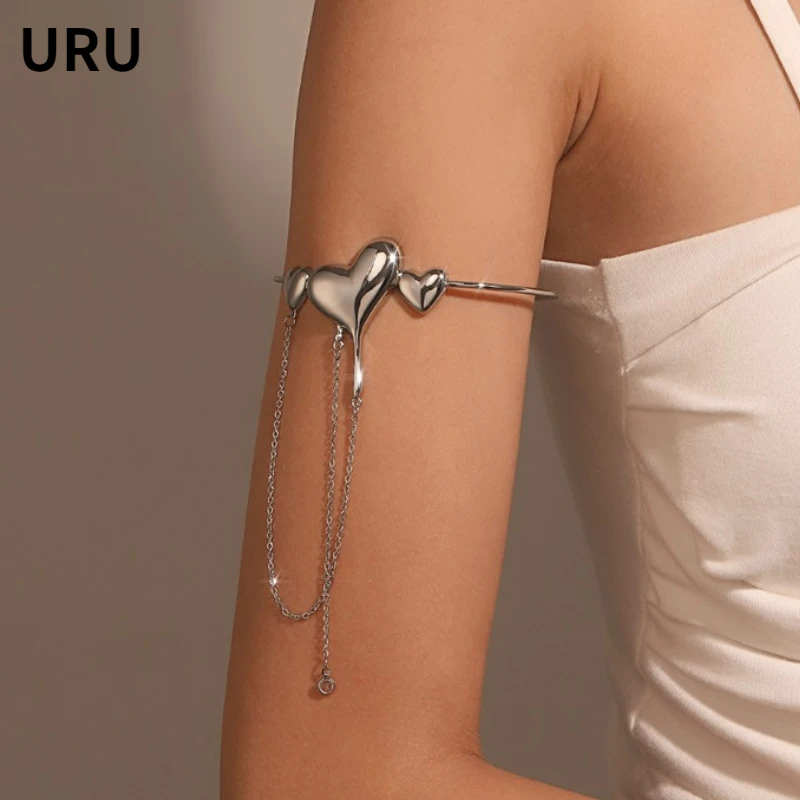 

Modern Jewelry European and American Design Metal Heart Tassel Arm Bracelets For Women Party Gifts 2024 Trend New