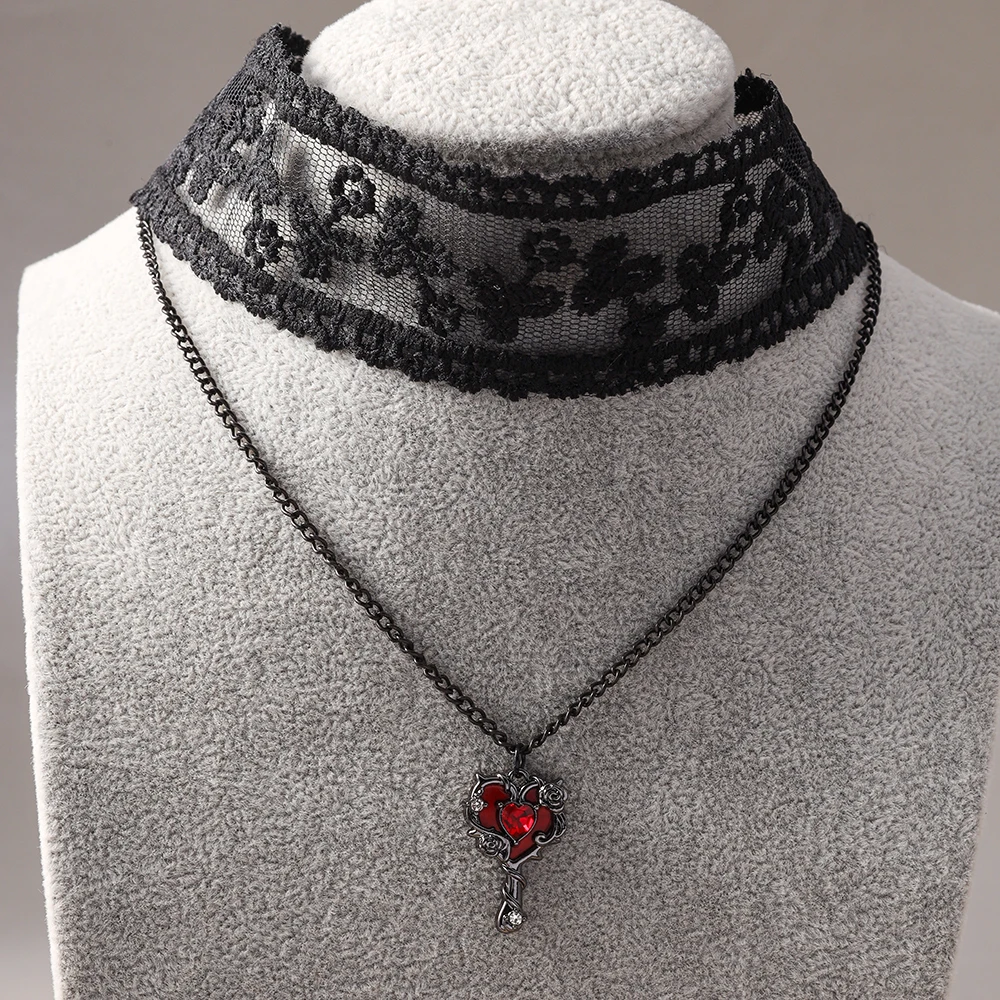 Aihua Gothic Victoria Black Heart Necklace for Women Punk Vintage Aesthetic Grunge Y2K Lace Necklace Choker Jewelry Gifts