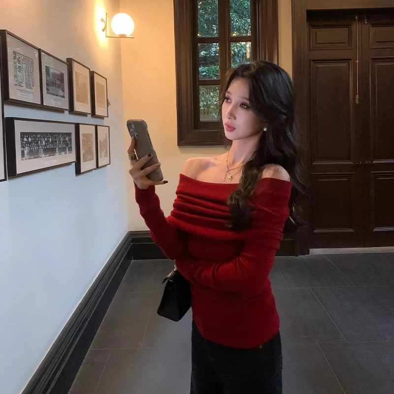 

Women's Autumn And Winter One-Shoulder Long-Sleeved Knitted Sweater Sexy Bottoming Shirt