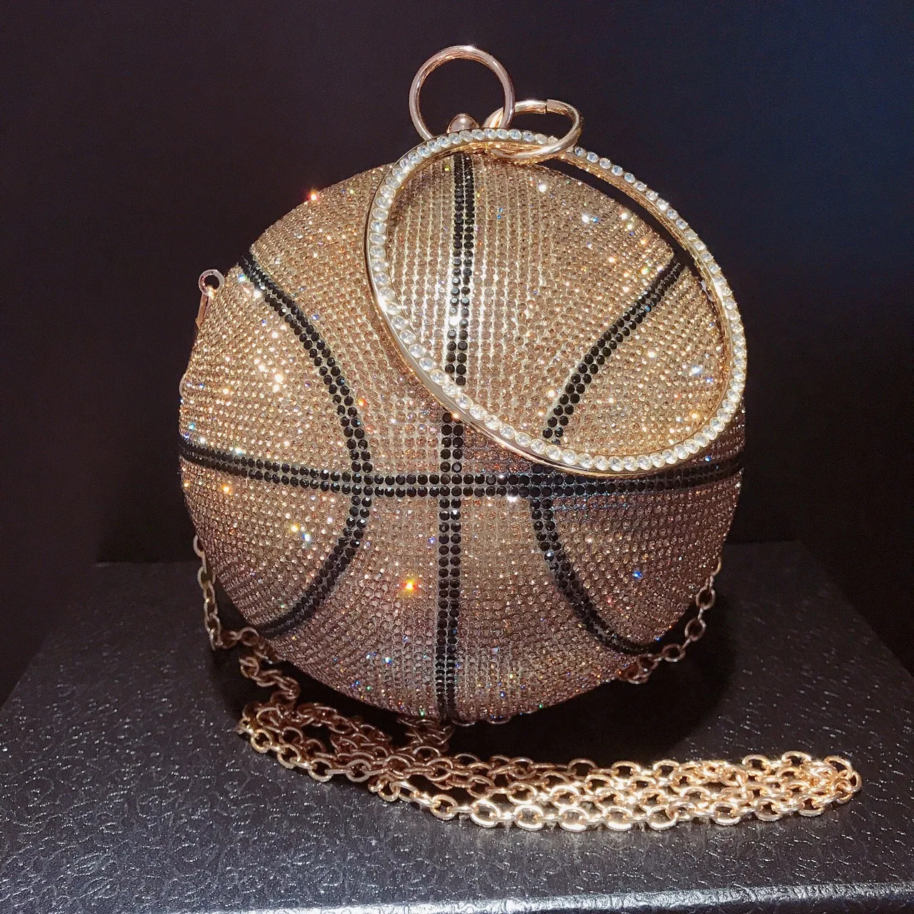 

16x16CM Football Basketball diamond-studded Dinner Bag 3D Spherical Diamond Bag Color Clutch Bag Chain Bag A7550