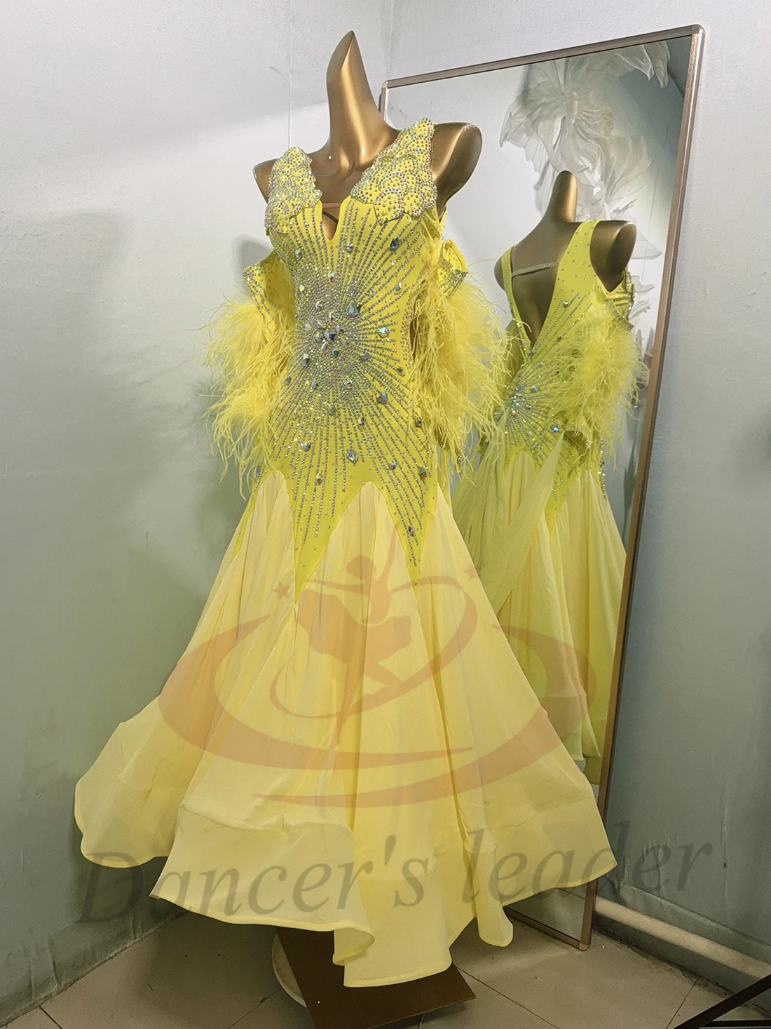 여성, 성인 및 어린이를위한 라틴 댄스 의상 라인 석, 하이 엔드 맞춤형 노란색 현대 대형 스커트 왈츠 드레스